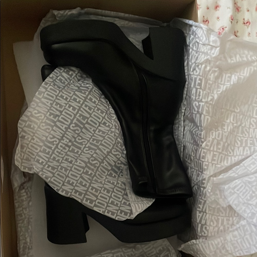 Steve Madden Black Platform Boots